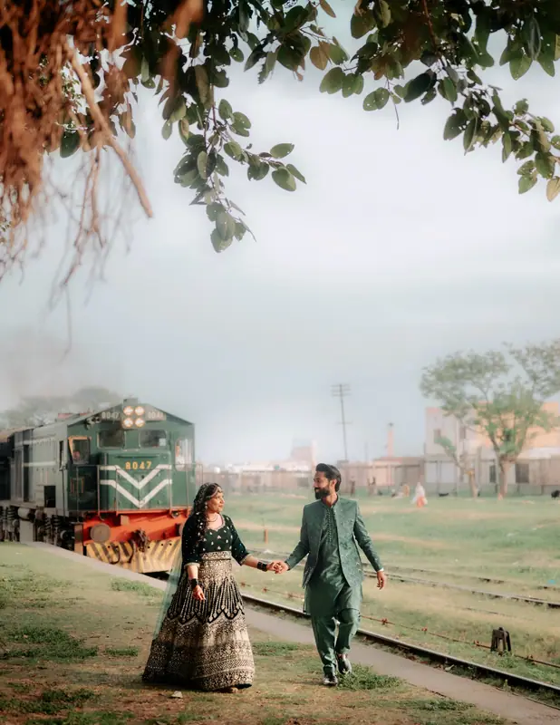 Hannan & Fatima Mehndi photography by Ambient Shoots